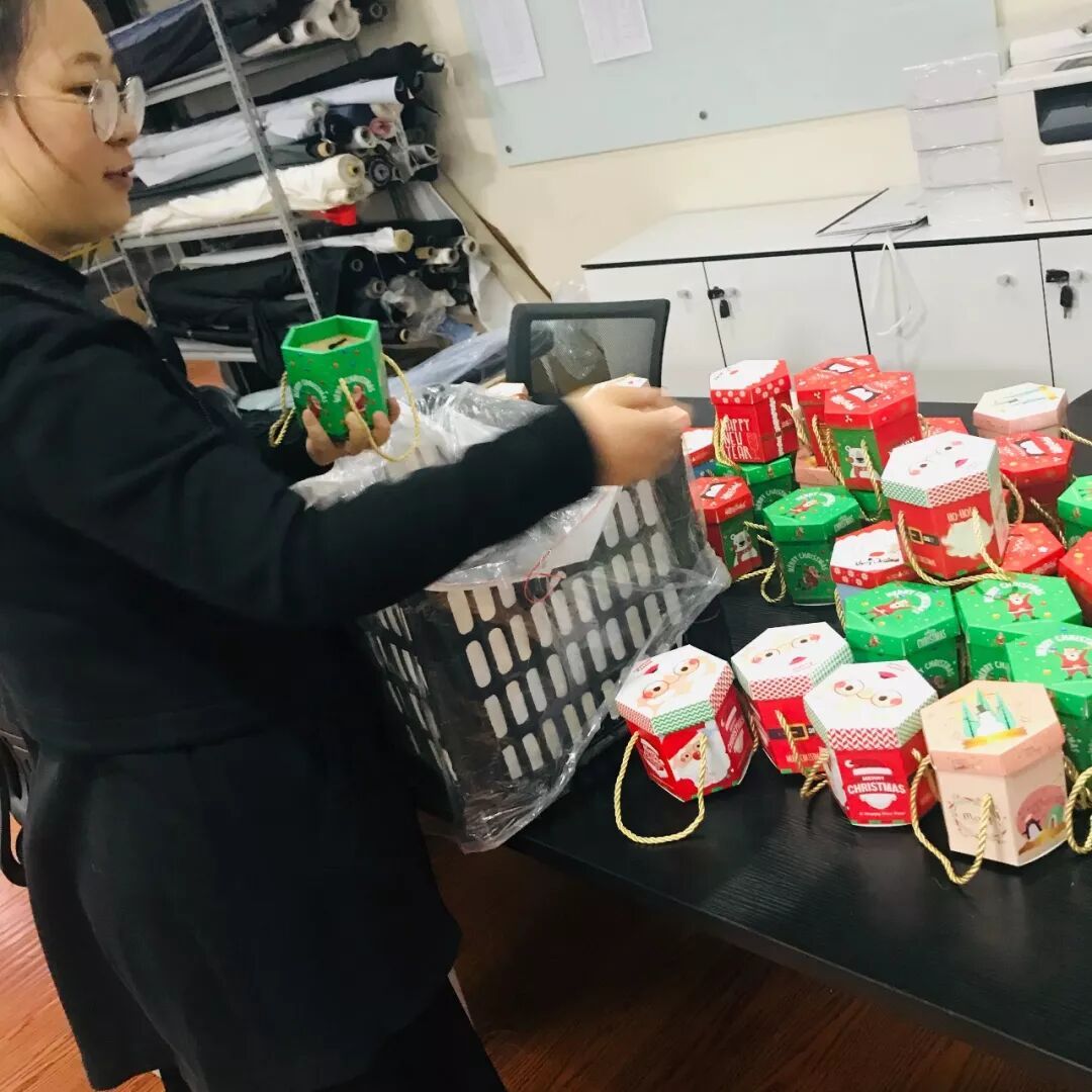 圣诞快乐！请查收这份来自TTK®涂泰克的节日祝福：