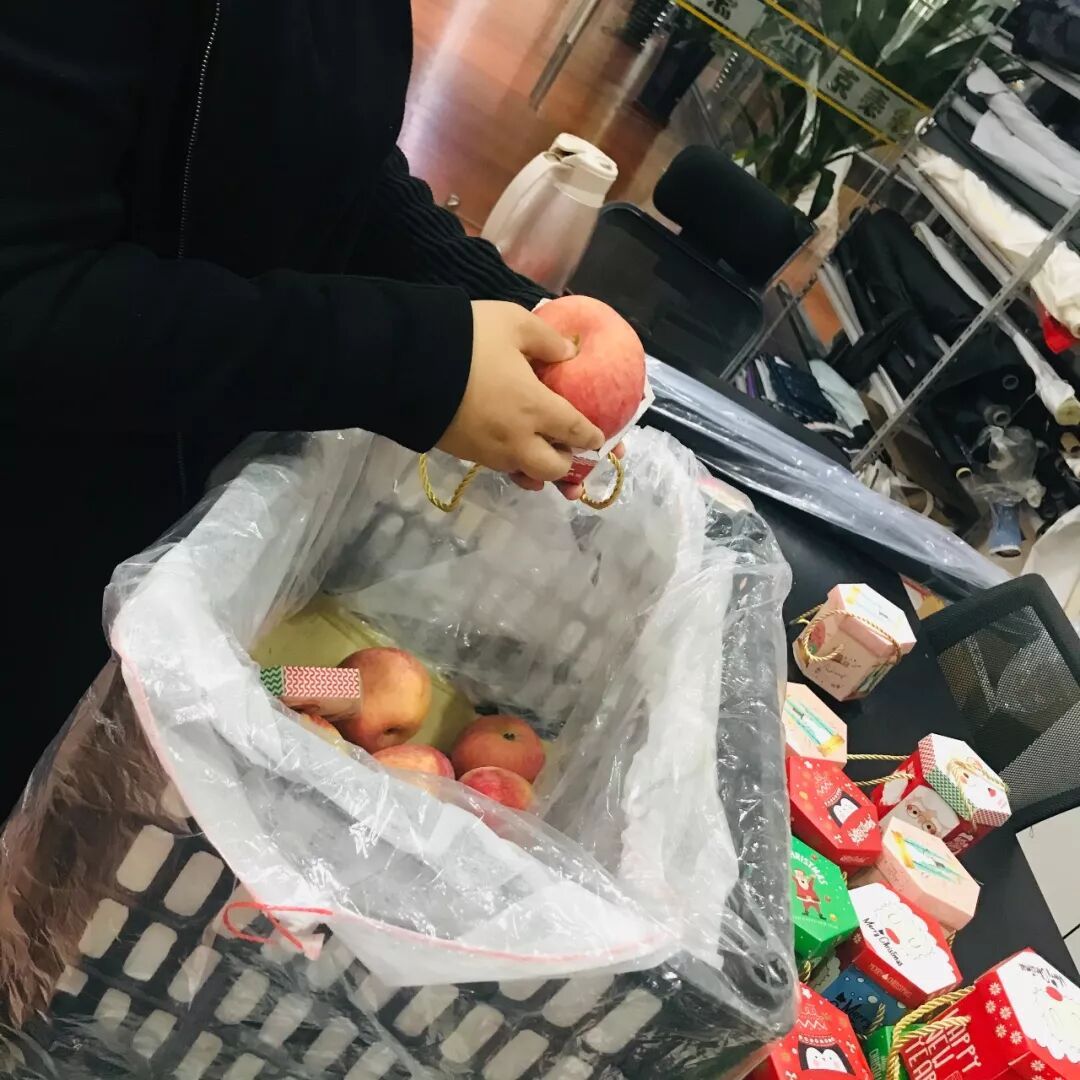 圣诞快乐！请查收这份来自TTK®涂泰克的节日祝福：
